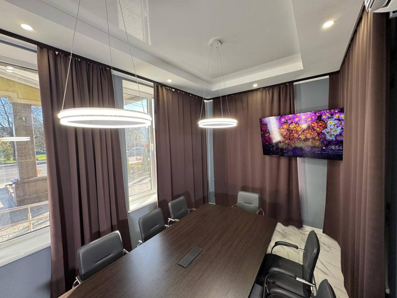 Hotel Ternopil 酒店